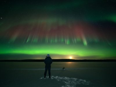 Photo-Under-Nother-Lights-Dancing-Aurora-Couple (5)